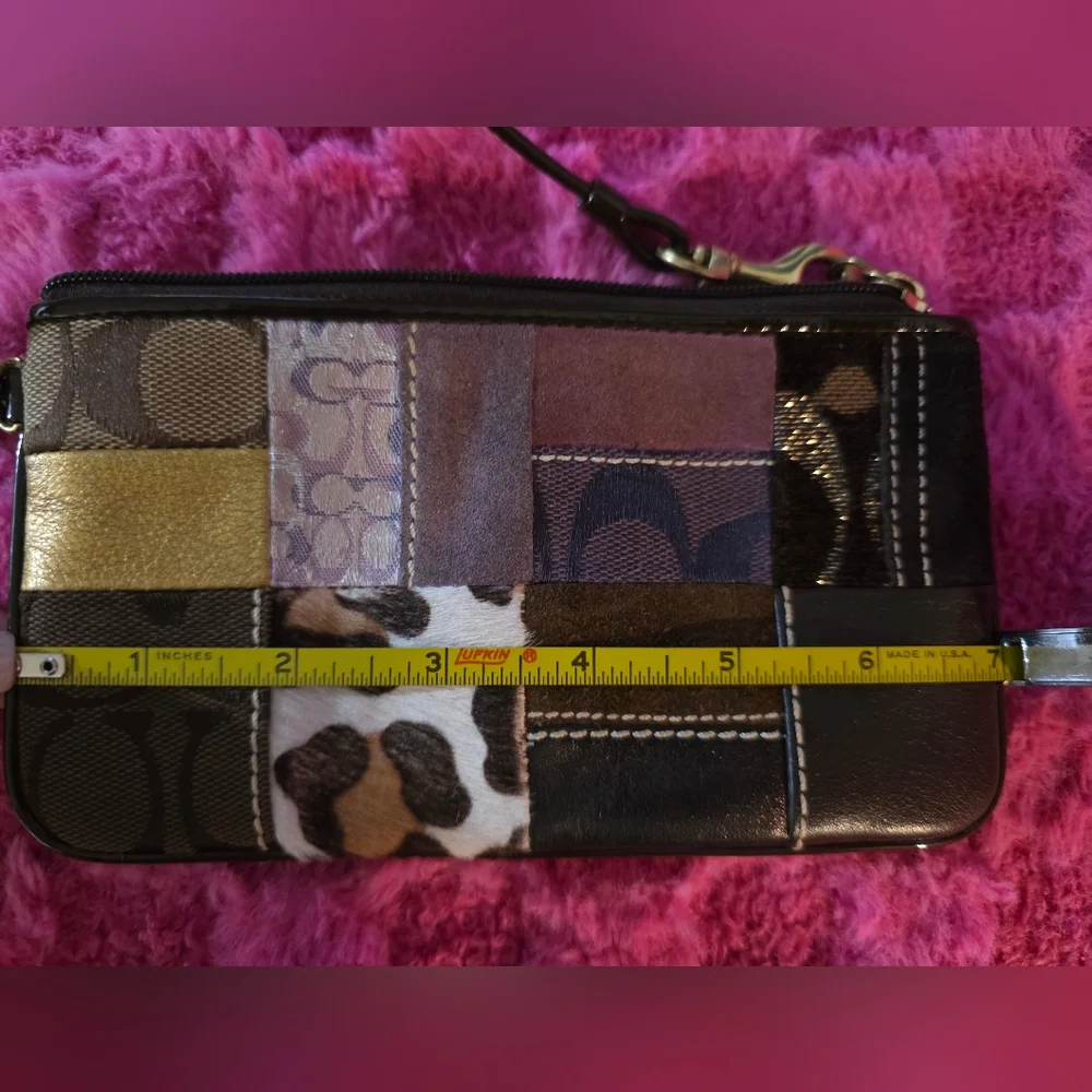 COACH - Vintage Y2k Patchwork Wristlet - Picture 6 of 7